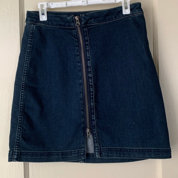Free People Dresses & Skirts - FREE PEOPLE denim zip up skirt
